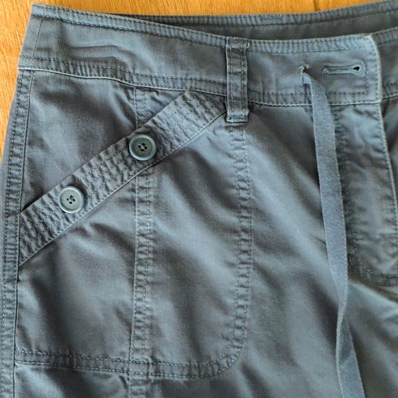 Women's Size 12P Jones of New York Sports Petite Dusty Blue Capri - Picture 2 of 12